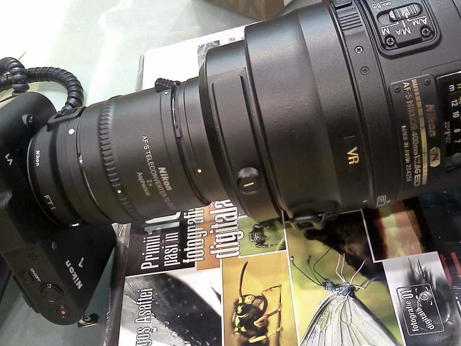 Nikon-1-FT-1-40mm-f2.8-lens-combo2.jpg
