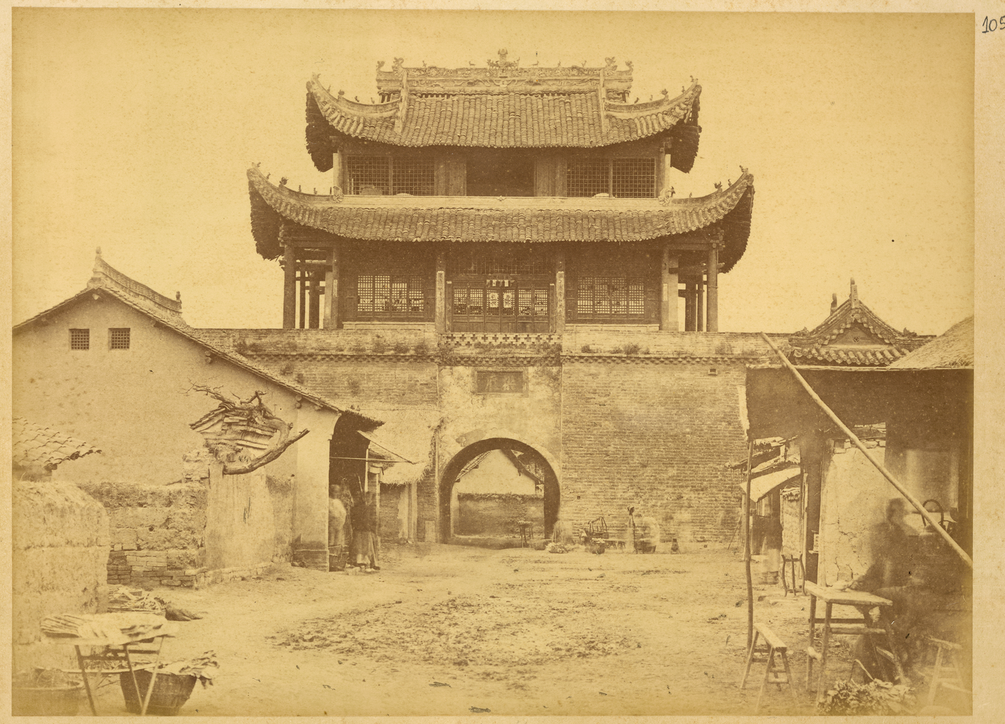 汉中府城楼，中国陕西省，1875 年